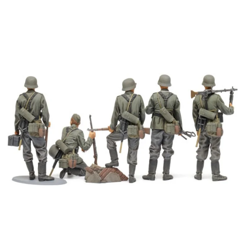 Tamiya German Infantrymen 1941-43 Model Kit - Image 2