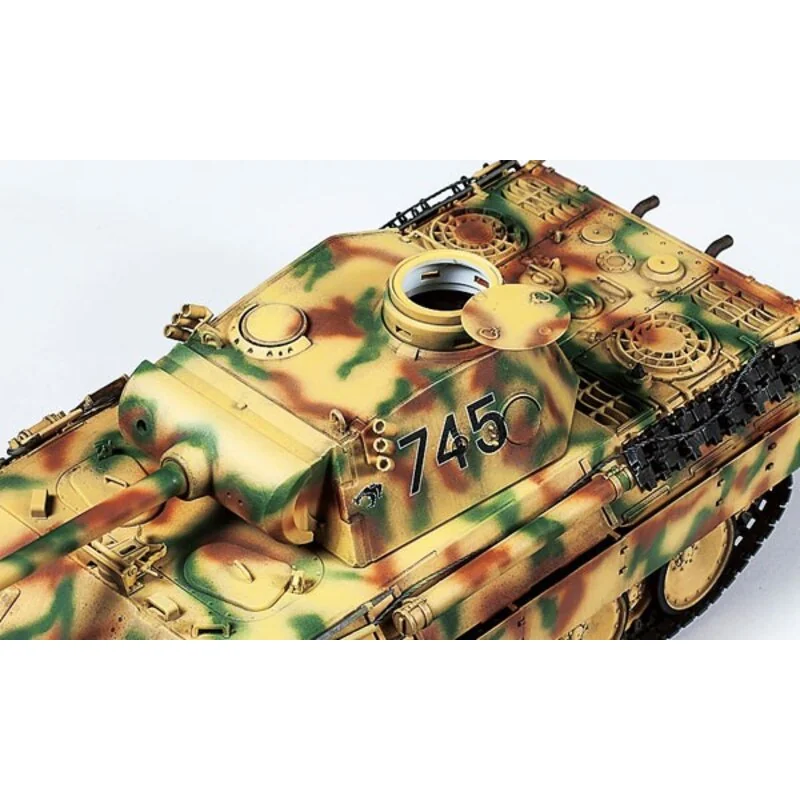 Tamiya Pz.Kpfw.V Panther Ausf.D (Sd.Kfz.171) Model Kit - Image 3