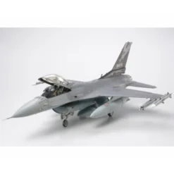 Tamiya Lockheed Martin F-16C (Block 25/32) Model Kit