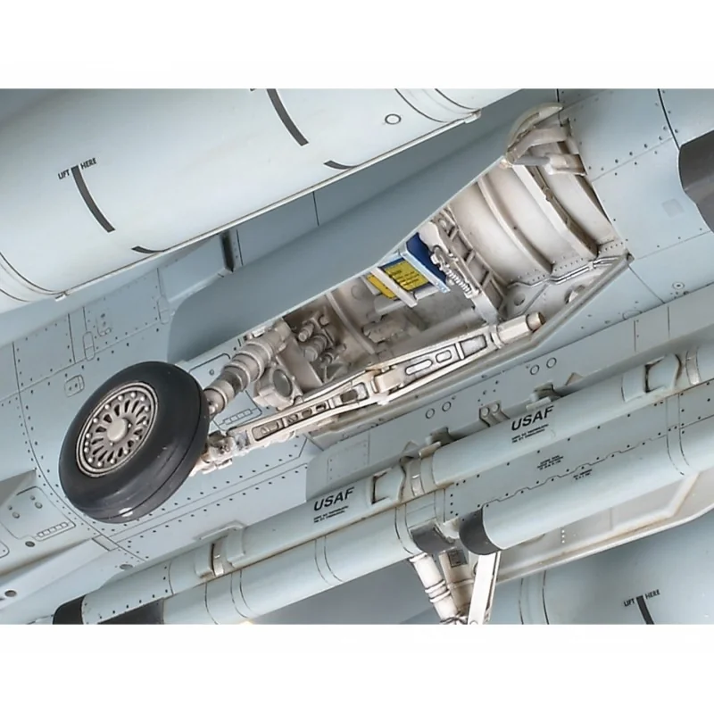 Tamiya Lockheed Martin F-16C (Block 25/32) Model Kit - Image 6